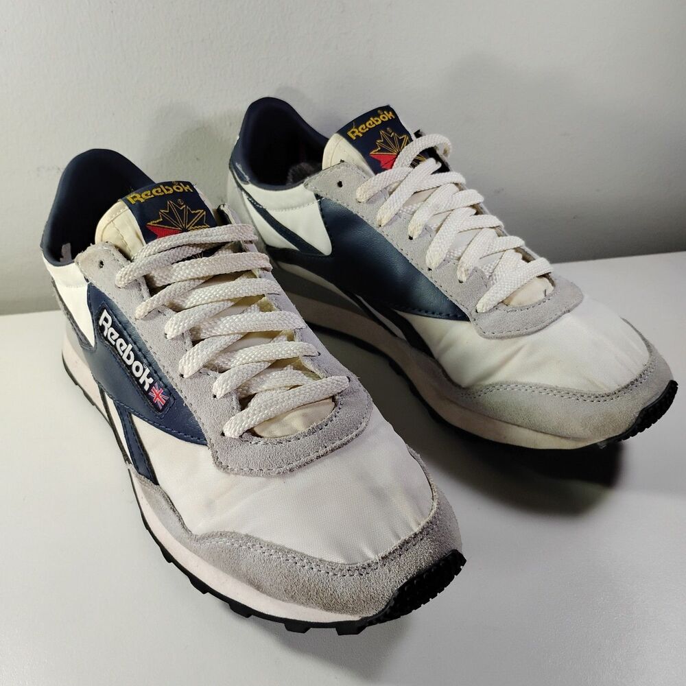 Reebok AZ 2 Sneaker Unisex M9.5/W11 Pure Gray Vector Navy Lifestyle Shoes